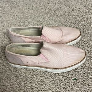 UGGs sneakers women’s size 7 light pink shoes